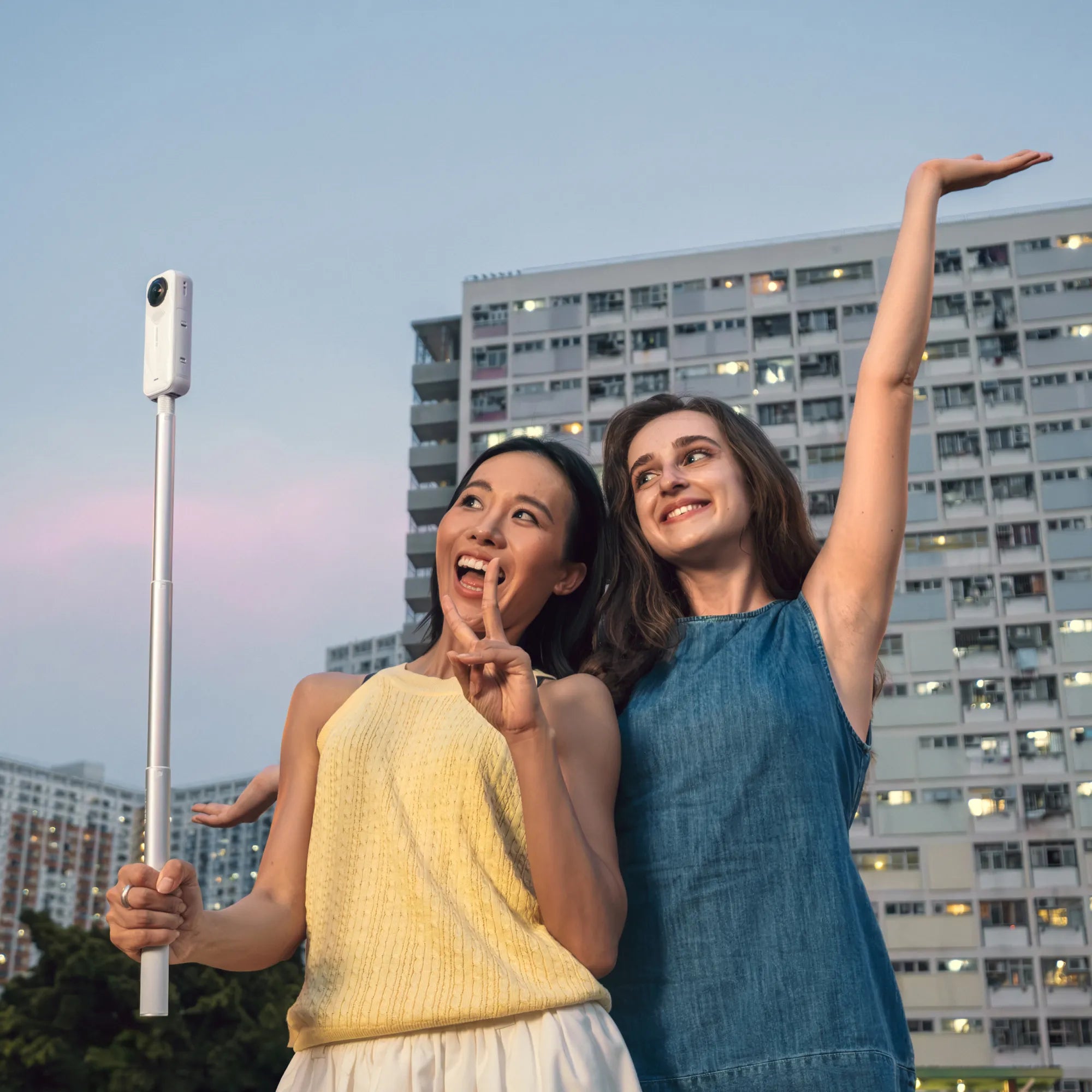 INSTA360 INVISIBLE SELFIE STICK (23.3cm to 114.0cm)